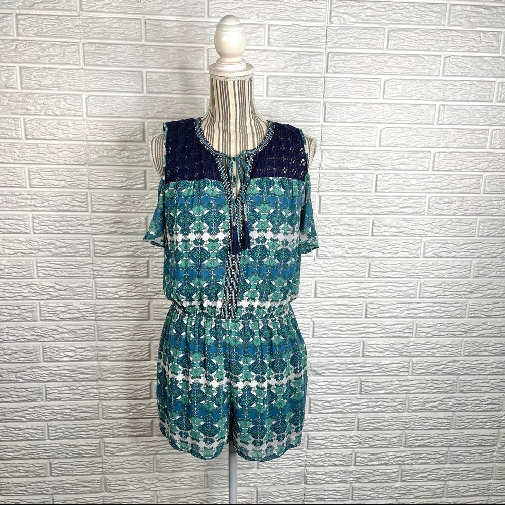 DR2 Bohemian Multicolored Patterned Cold Shoulder Romper Lace Neckline Sz Small